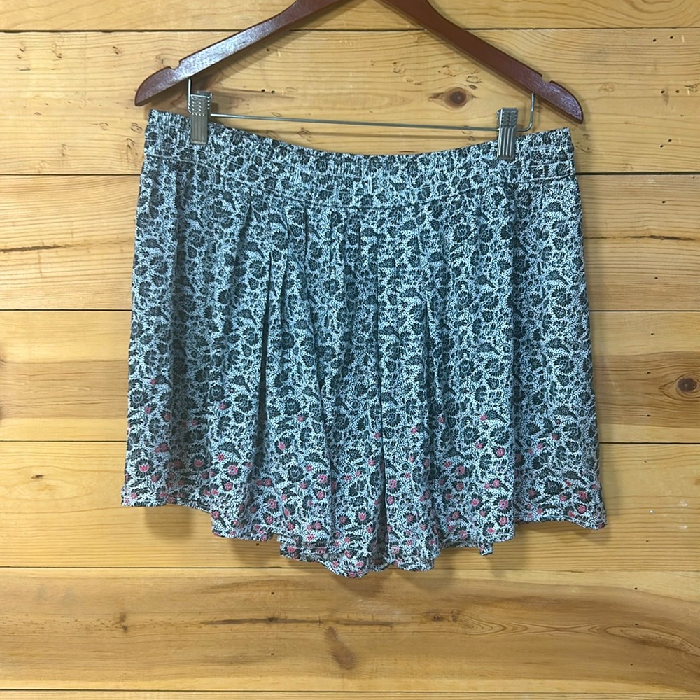LAST CALL Pretty flowy floral Gap skirt skort shorts boho Gypsy festival Large